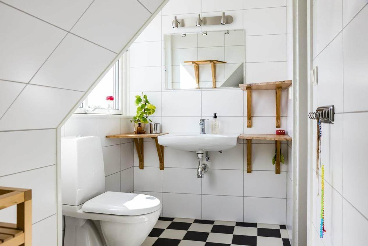 Egen Ovanvaning I Charmig Villa Naera Havet Ystad Extérieur photo